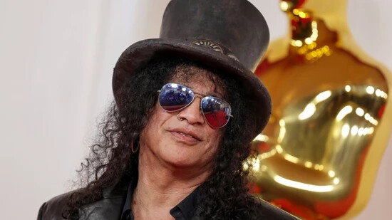 Ein Teil der Erlöse des Blues-Festivals von Guns N' Roses-Gitarrist Slash soll wohltätigen Stiftungen zugutekommen. (Archivbild)