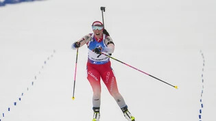 Lena Häcki-Gross schafft es auch in einem Weltcup-Sprint zum ersten Mal unter die ersten drei