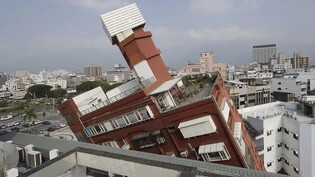 dpatopbilder - Taiwans stärkstes Erdbeben seit einem Vierteljahrhundert erschütterte die Insel am Mittwoch. Foto: Chiang Ying-ying/AP