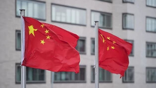 Chinas Wirtschaft ist nach offiziellen Angaben mit einem stärkeren Wachstum als erwartet ins neue Jahr gestartet. Die zweitgrösste Volkswirtschaft der Welt wuchs im ersten Quartal um 5,3 Prozent im Vergleich zu den ersten drei Monaten des Vorjahres. …