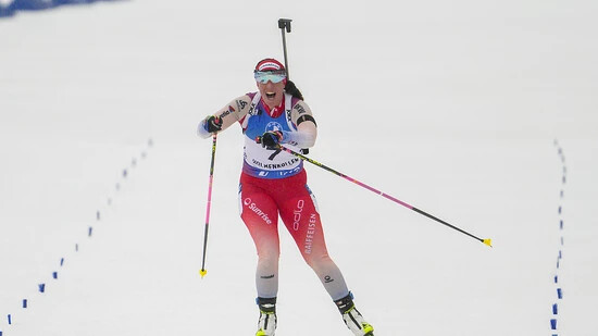 Lena Häcki-Gross überzeugt auch am Sonntag an den Biathlonrennen in Oslo: Vierter Platz mit Niklas Hartweg im Single-Mixed-Rennen