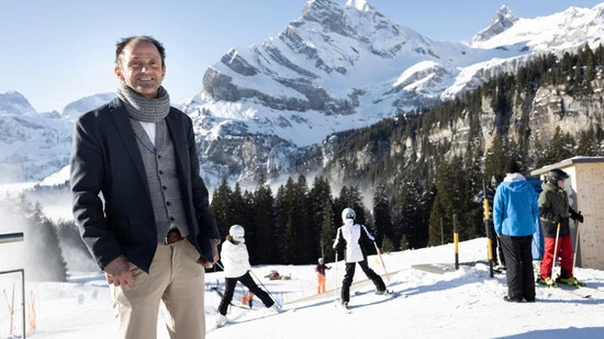«Wenn die Erschliessung nicht mithält, verpufft alle Anstrengung hier oben»: Verwaltungsratspräsident Richi Bolt drängt auf eine Erschliessungsseilbahn, welche die Gäste direkt ins Skigebiet transportiert.