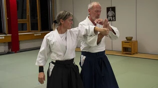 Aikido-Lehrer Koni Reutimann beim Training.